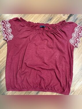 American Eagle Outfitters Burgundy Off-Shoulder Top with White Lace Sleeves